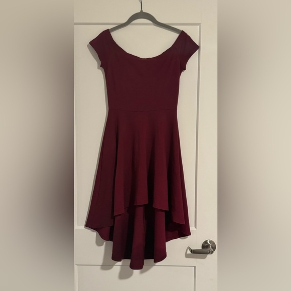 Windsor Prom Style Burgundy Off-the-Shoulder Flutter Sleeve Dress Size Small - Picture 2 of 5